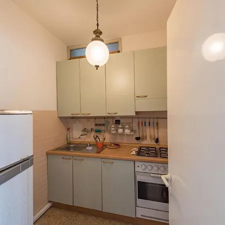 Daire Spacious Flat With Sea View Terrace - Beahost