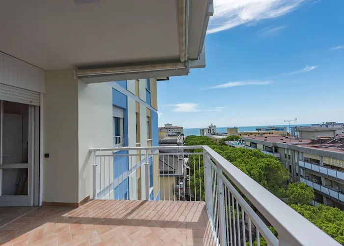 Apartamento Spacious Flat With Sea View Terrace - Beahost